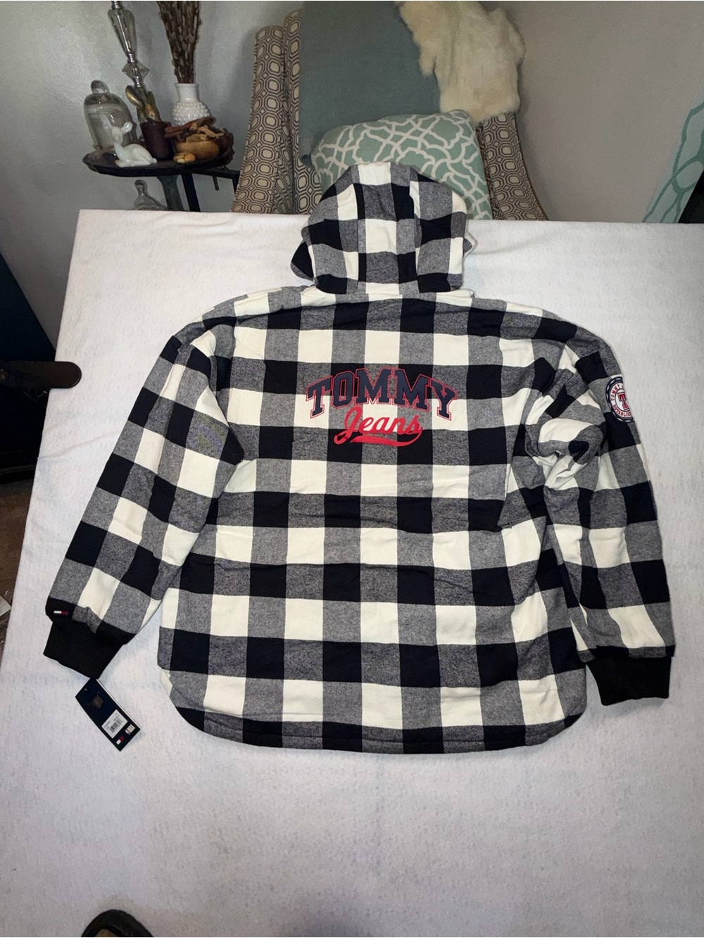 Chicago Bulls Tommy Jeans Women's Molly Flannel Full-Zip Hoodie - Black/Cream